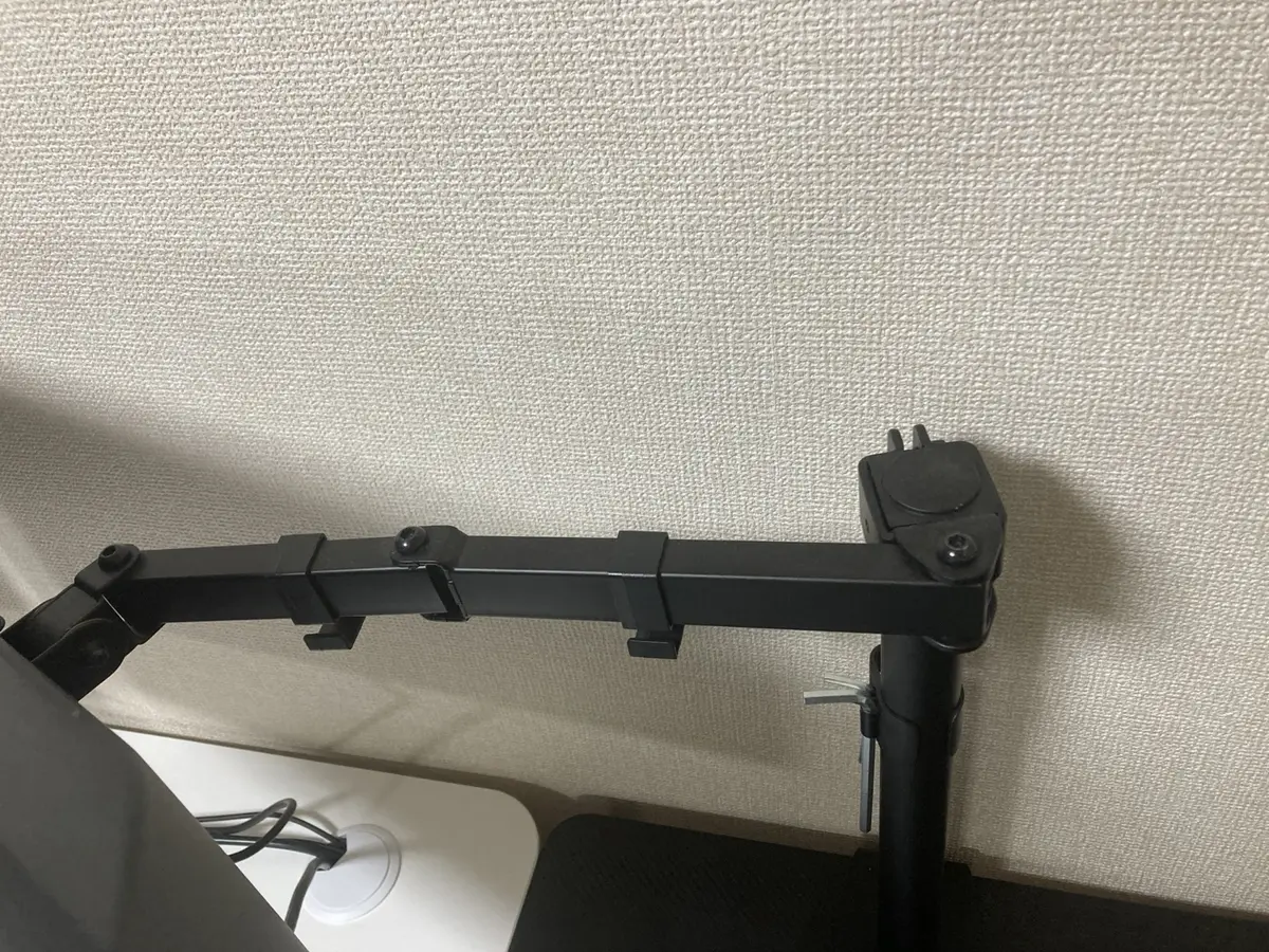 100-LA062の支柱と3関節アーム