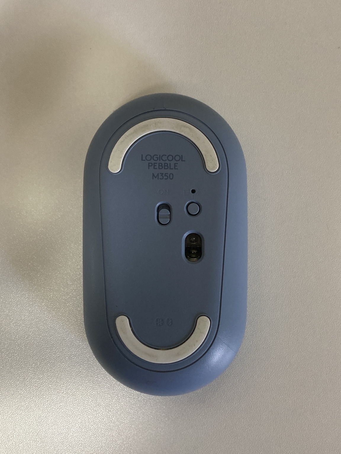 底面にLOGICOOL PEBBLE M350と記載された実機